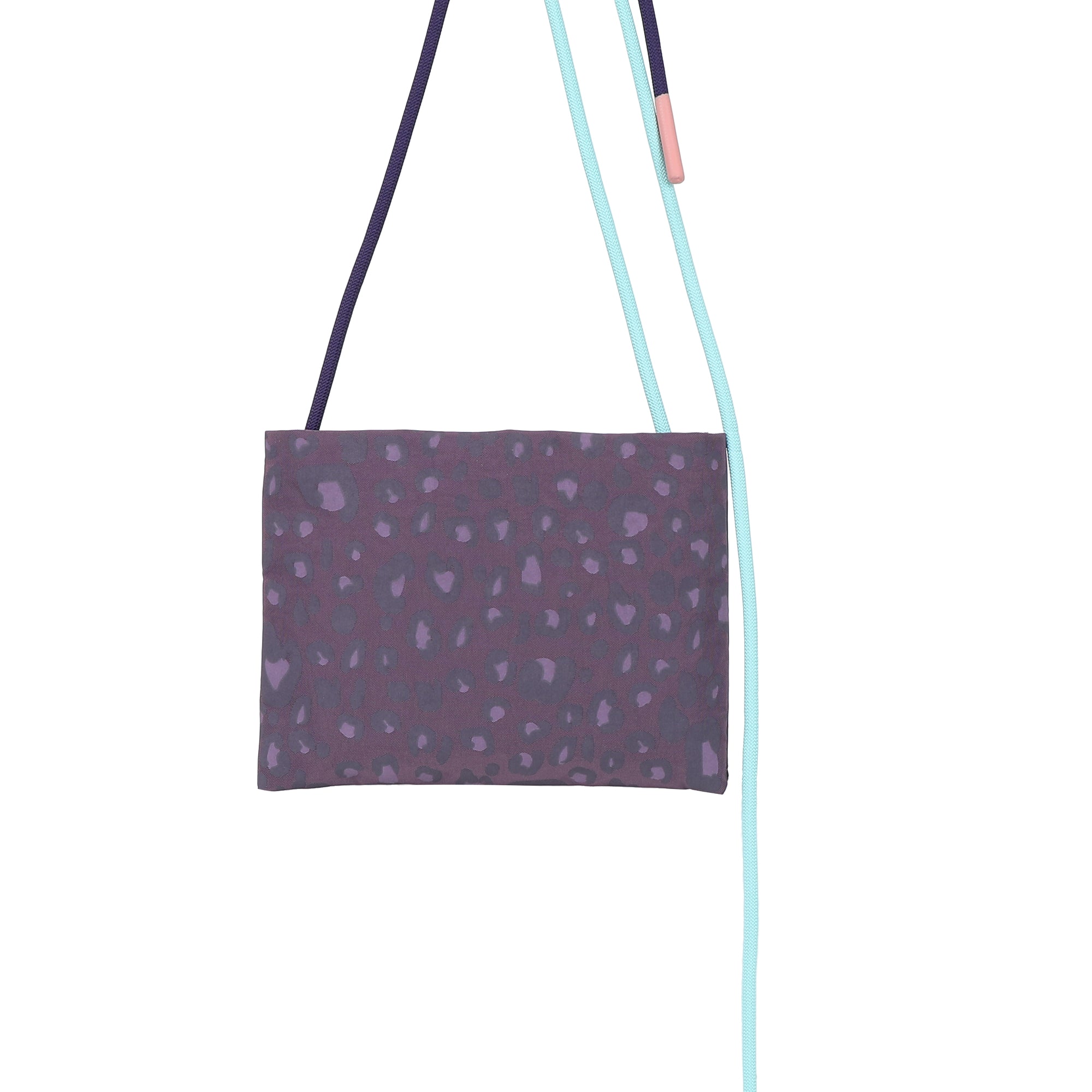 Fritzi ME Cross | Leo