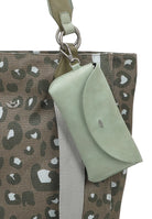 Izzy02-Leo - Fritzi aus Preußen - Canvas